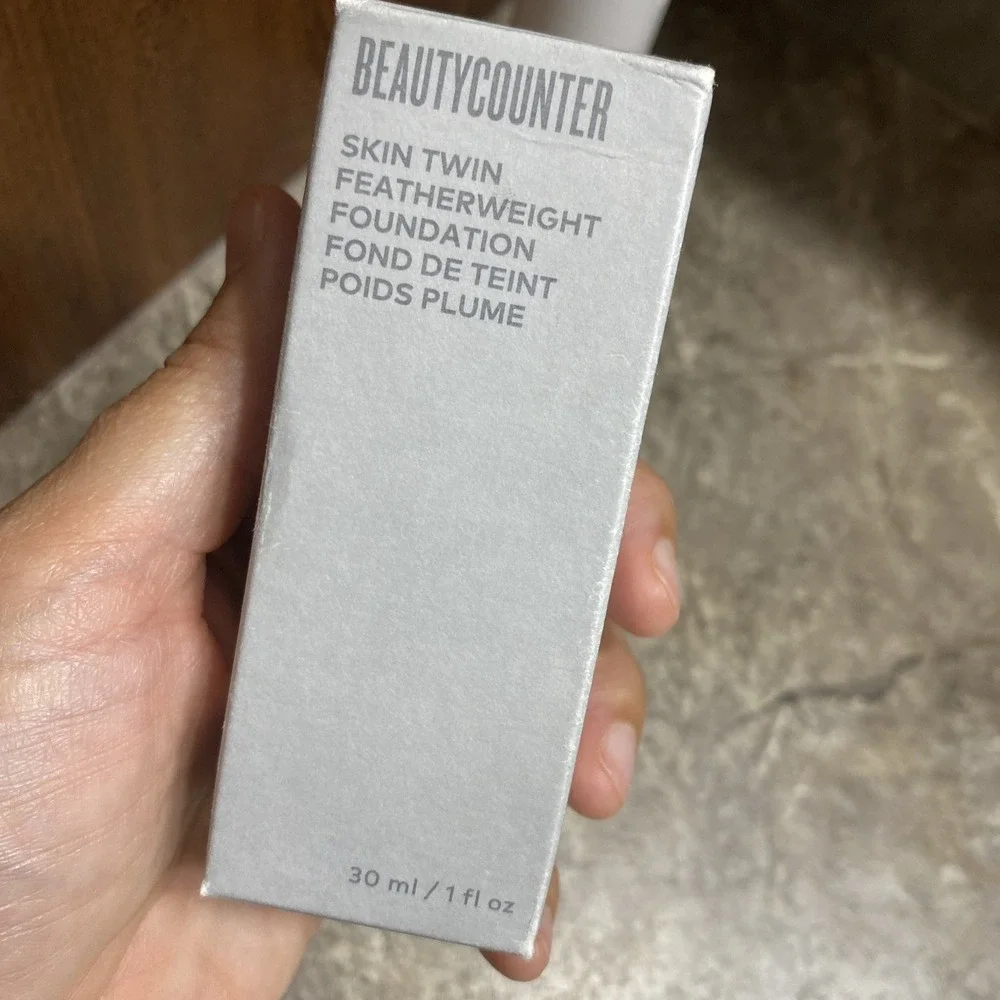 BeautyCounter Skin Twin Featherweight Foundation 1 Fl Oz Deep 630 new‎ in box